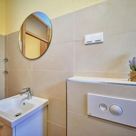 Anovi 2 - 2-schlafzimmer-haus By Interhome